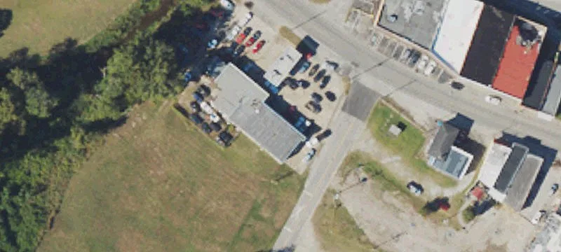 Bladenboro Commercial Building on Acreage