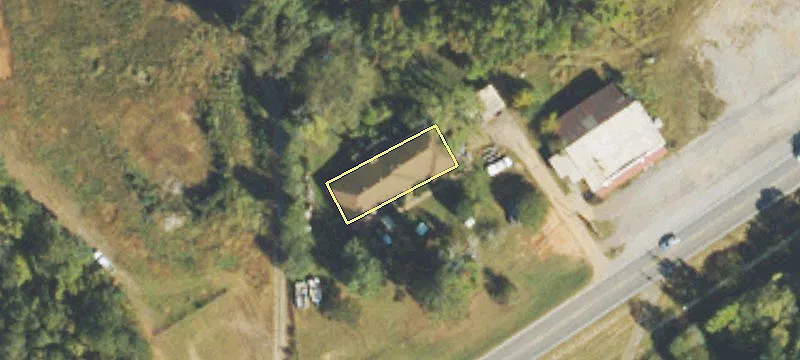 Land on Cumming Highway