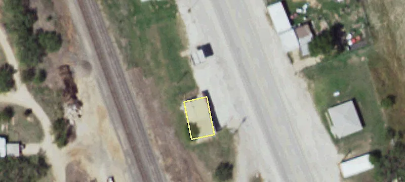 Land on Highway 84