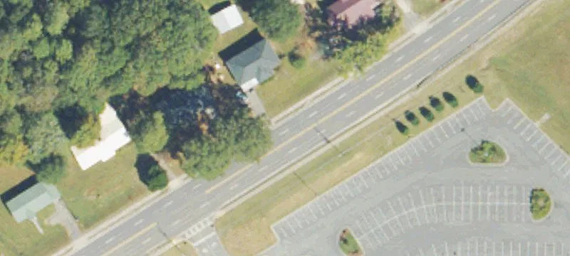 Summerville Restaurant on Corner Lot