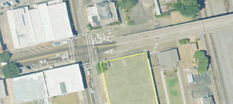 Commercial Property Near Pearl River