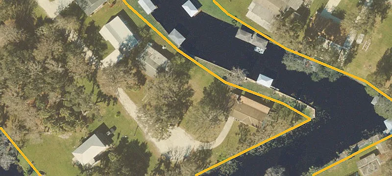 Land For Sale in Lorida