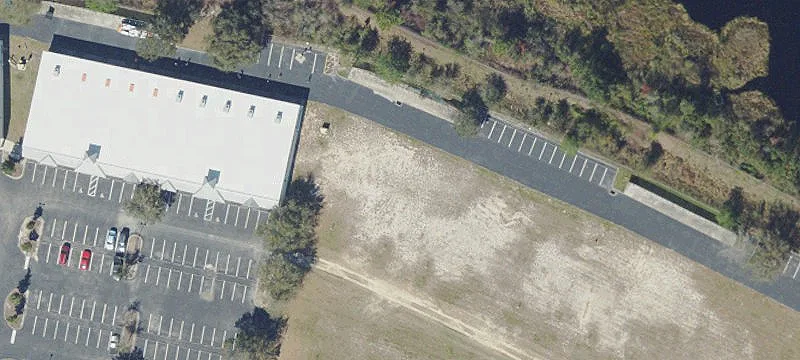 Retail Space in Minneola Plaza