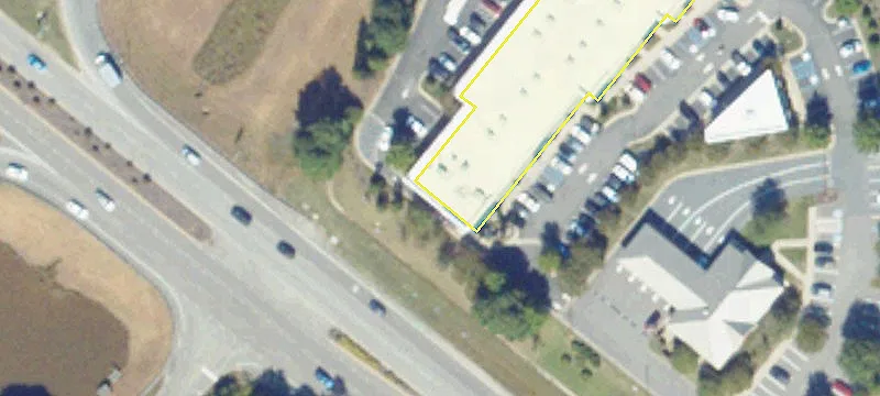 Retail Spaces in Williamsburg Center