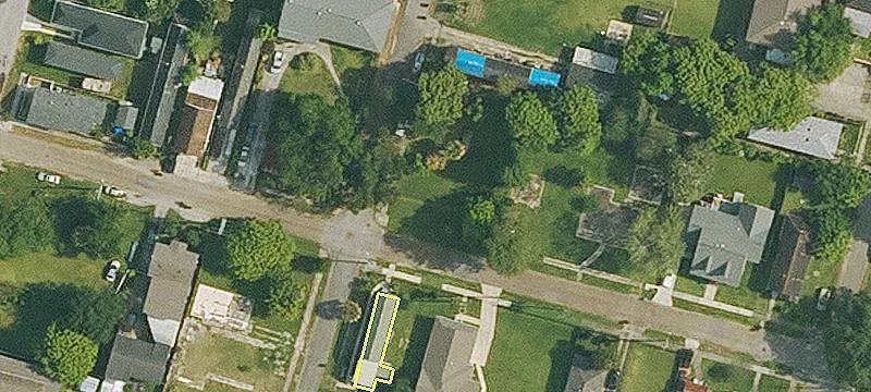 Corner Lot in Holy Cross