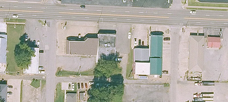 Versatile Office Building in Van Buren