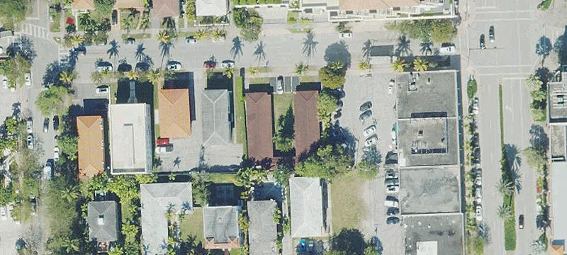 Coral Gables Updated Corner Unit