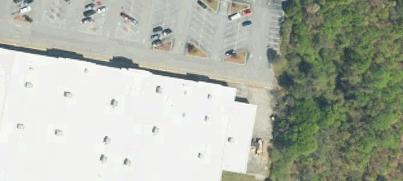Retail Spaces in CrossRoads Center