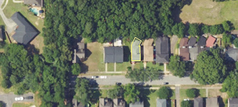 Newer Duplex Near University