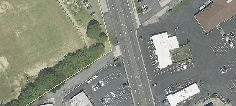 Commercial Units with Gated Yards
