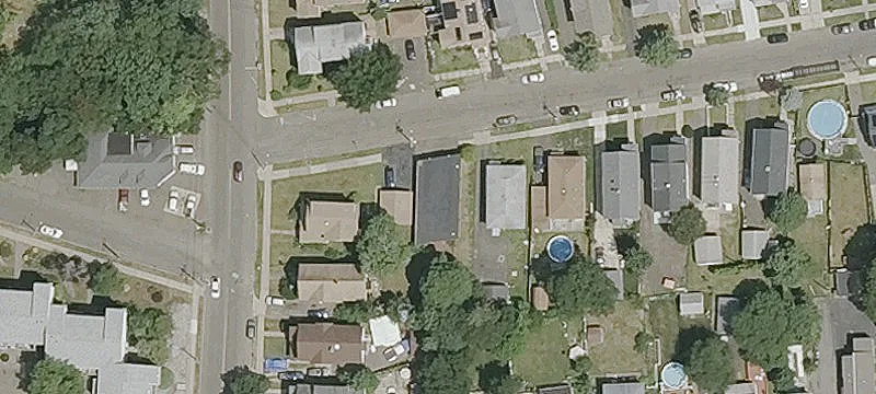 Versatile Garage/Flex Space Investment