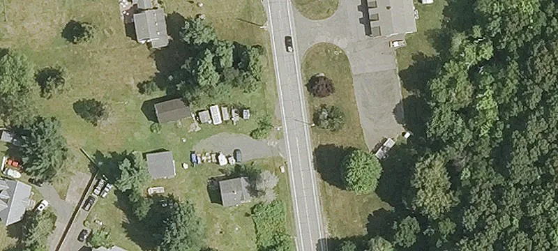 Freestanding Commercial Building on Corner Lot