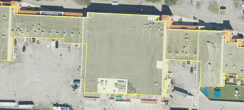 High-Traffic Retail Plaza For Rent
