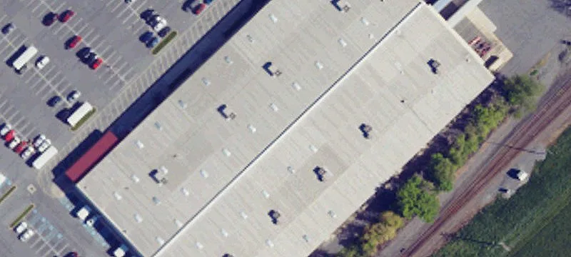 Retail/Flex Building on 11+ Acres