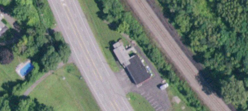 Mixed-Use Retail/Warehouse Building For Sale