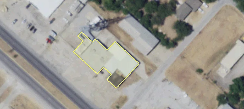 Versatile Commercial Buildings on Jacksboro Highway