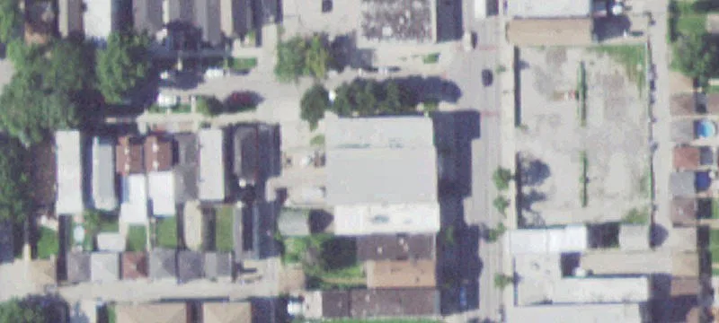 Bridgeport Commercial Building with Parking