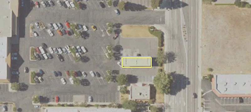 Retail Space in Red Apple Plaza