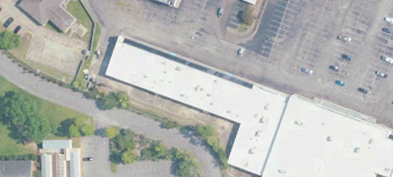 Anchored Shopping Center on Vaughn