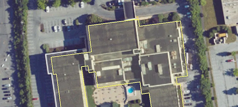 Hotel with Extensive Guest Amenities