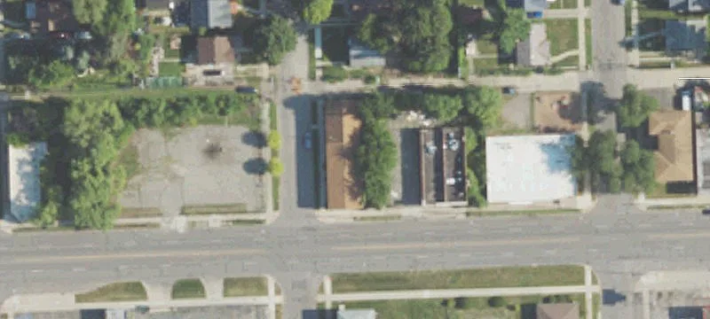 Versatile Church with Living Quarters