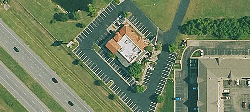 Freestanding Building on High-Traffic Area