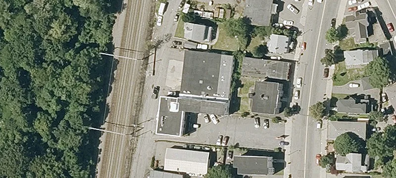 Hyde Park Automotive Garage Bays