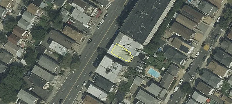 Mixed-Use Building on Kennedy Blvd