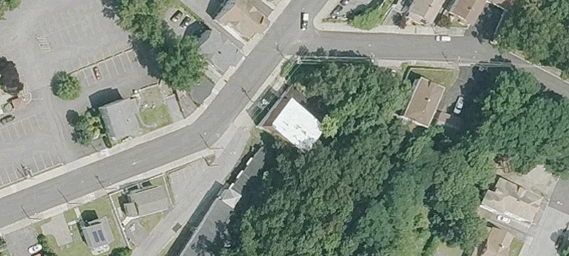 Versatile Commercial Building For Lease