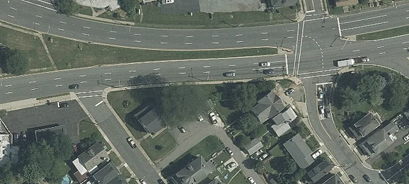 Versatile Commercial Building on Highway