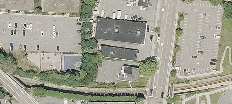Flex Building with Storage Space