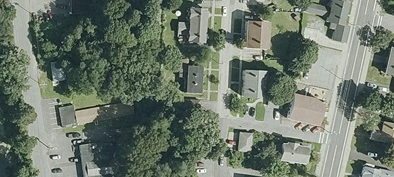Versatile 6-Bay Garage Building