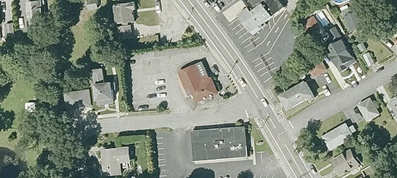 Renovated Restaurant and Bar Opportunity