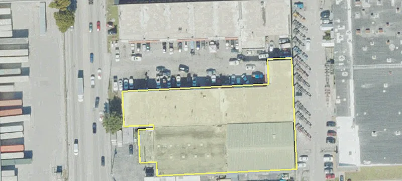 Corner Warehouse Unit in Miami