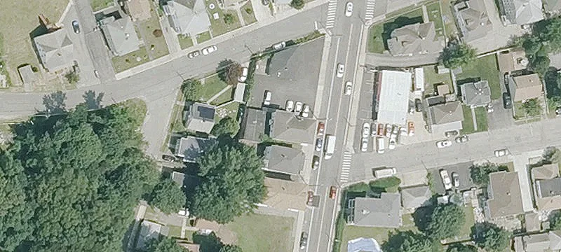 Spacious Retail Opportunity on Park