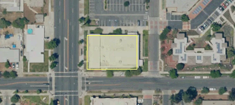 Ontario Retail/Office Building For Sale