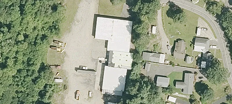 Multi-Use Brick Building with Acreage