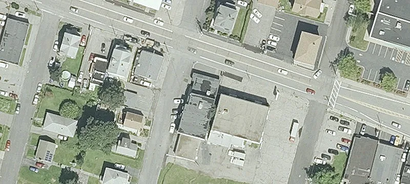 Versatile Multi-Level Commercial Building