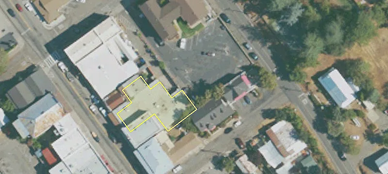 Versatile Multi-Tenant Commercial Property