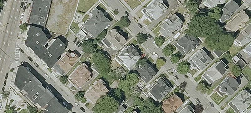 Boston Multifamily Residence with Potential
