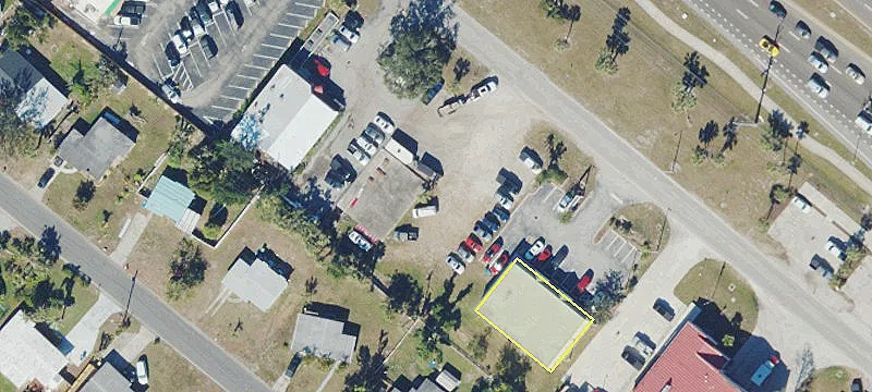 Multi-Tenant Building on Tamiami Trail