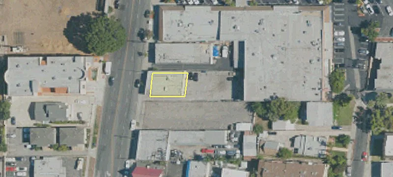 Freestanding Building on Glendale Avenue