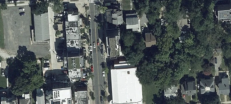 Convenient Store Sublease Available