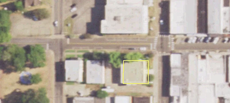 Spacious Office Building Near Downtown