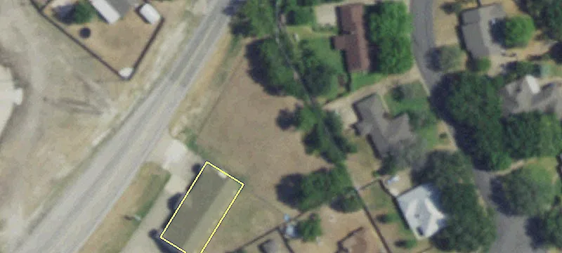 Versatile Commercial Building in Hewitt