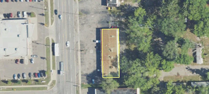 Automotive Facility on Heavily Traveled Dort