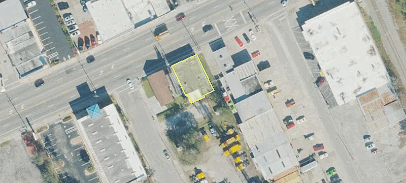 Commercial Duplex on International Speedway