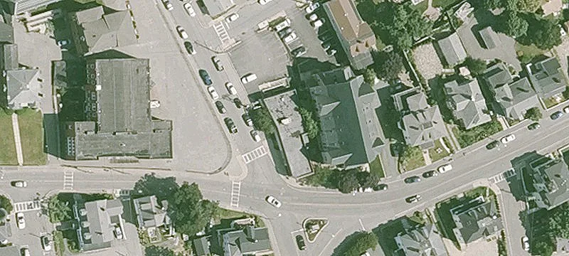 Well-Maintained Commercial Building For Sale