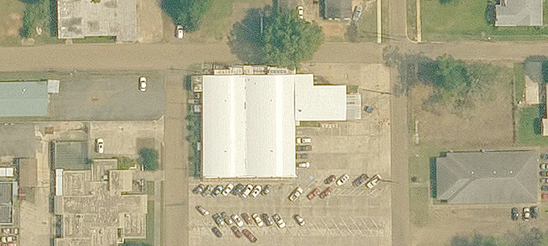 Former Grocery Store on Large Lot