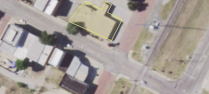 Charming Building with Extra Lot